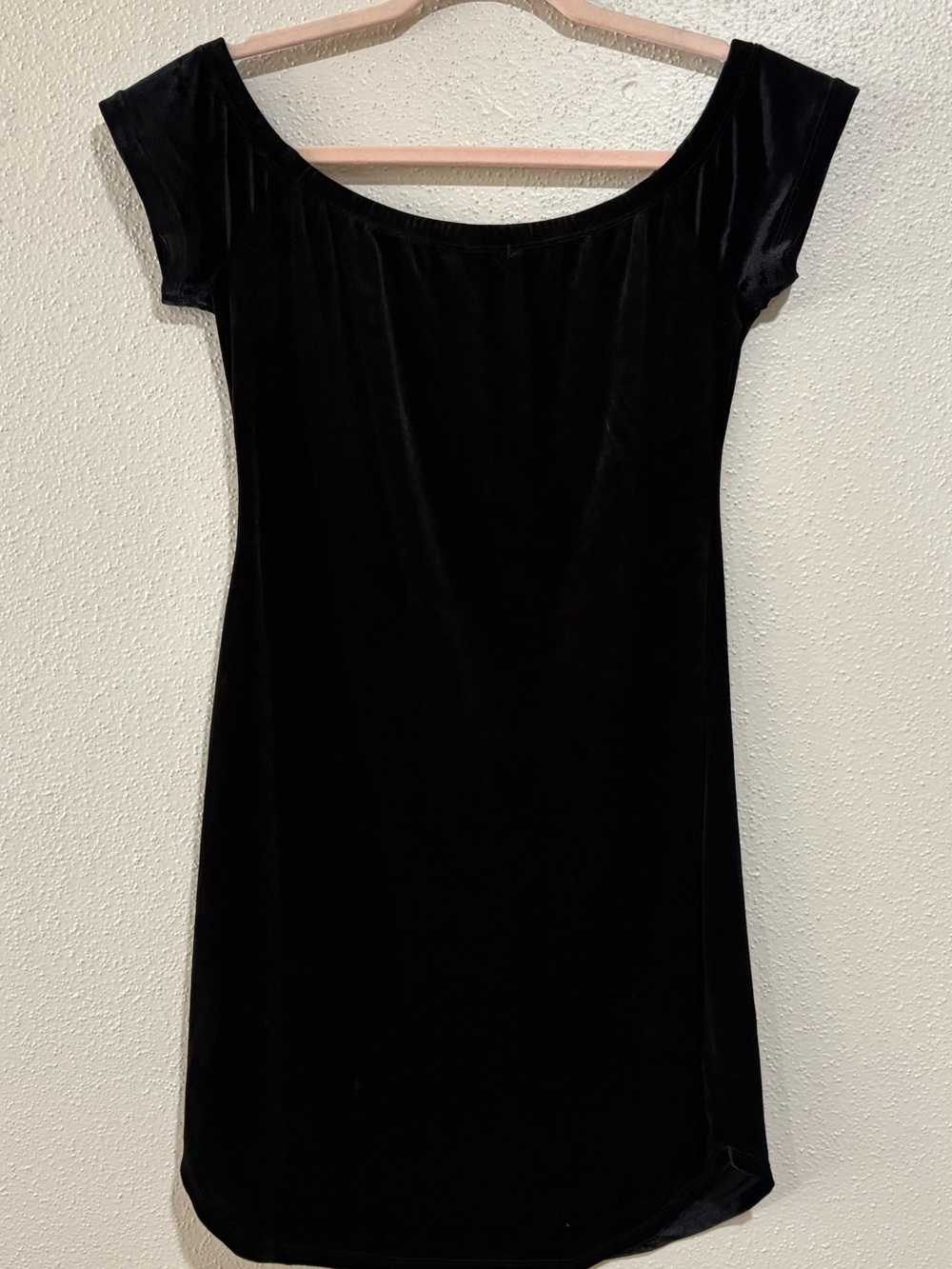 Derek Heart Black Velvet Feel Off-Shoulder Mini Dress – Size Large 🖤✨ - Picture 3 of 5